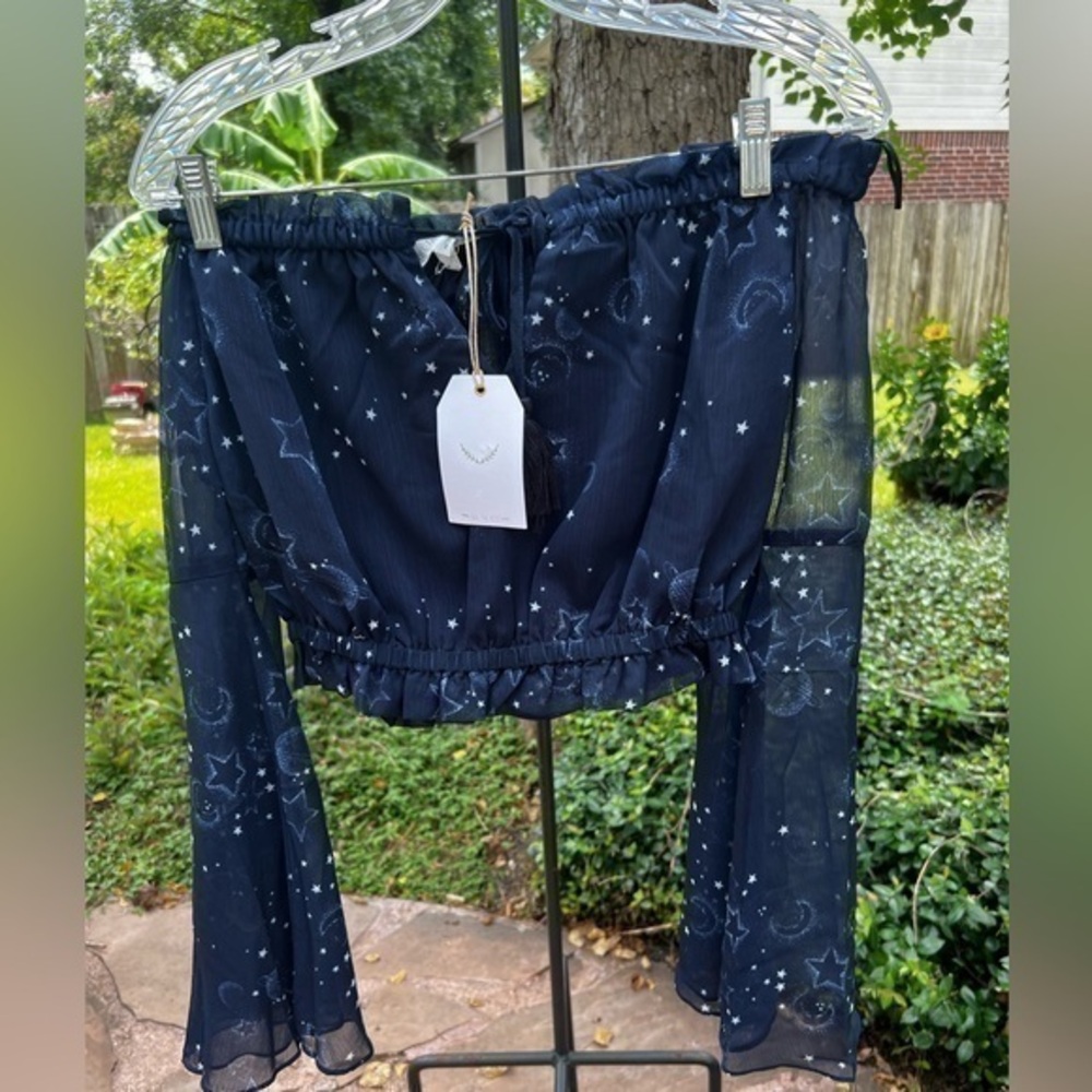 ▶️ Free the Roses ◀️ Star / Sky Women's Floral petal Crop Top, size Medium NWT